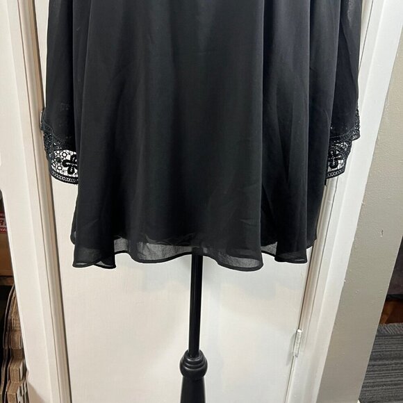 VaVa by Joy Han black off shoulder crochet trim blouse.  Size XS - Picture 3 of 9